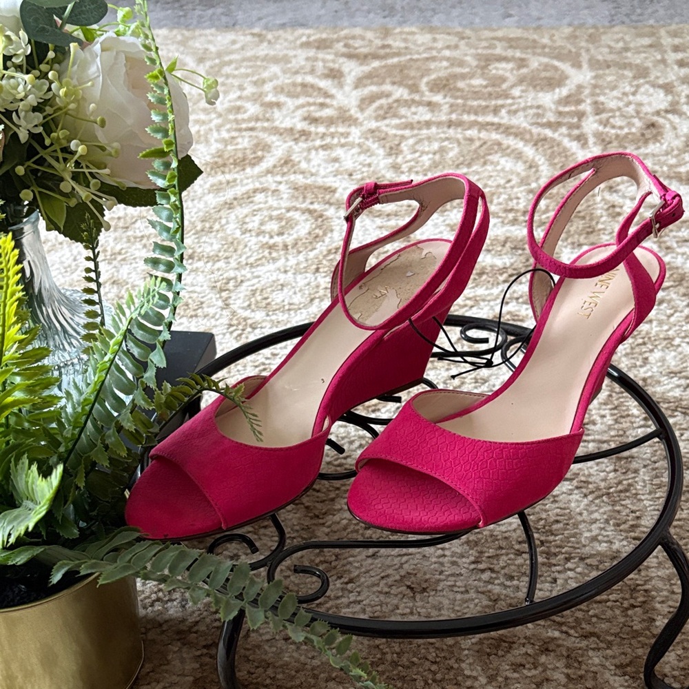 Nine West Fuchsia Wedge Sandals